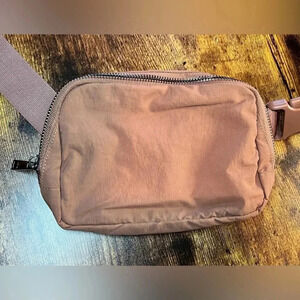 ODODOS | Unisex mini belt bag.